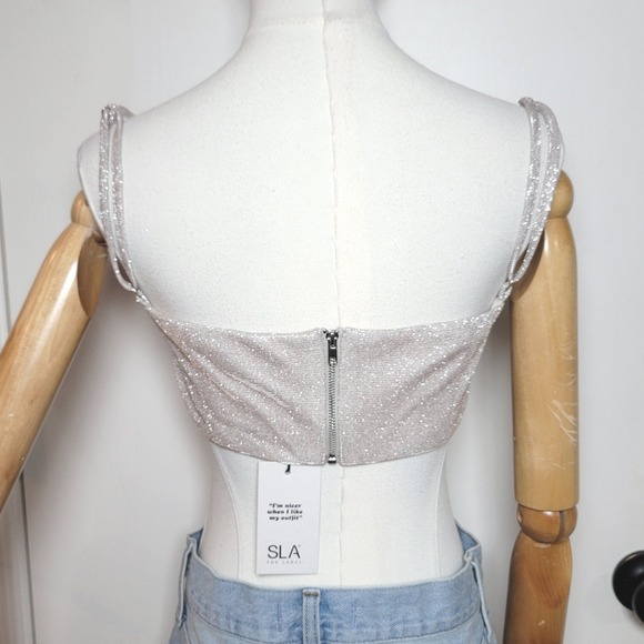 SLA The Label Shimmer Crop Top Silver Metallic Cowl Neck Size XL NWT - Picture 5 of 7